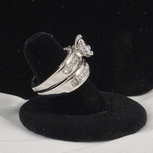Silvertone Wedding Ring Set - Picture 2 of 4